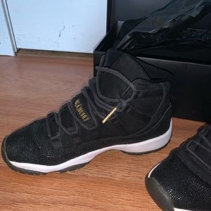 Jordan retro 11 black and gold LIMITED EDITION